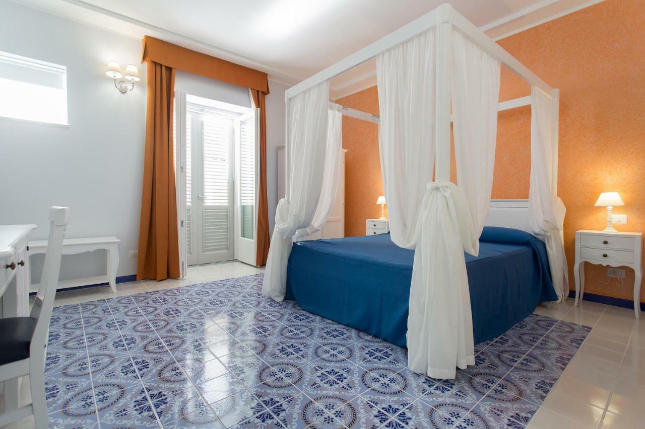 Odysseus Hotel 3*